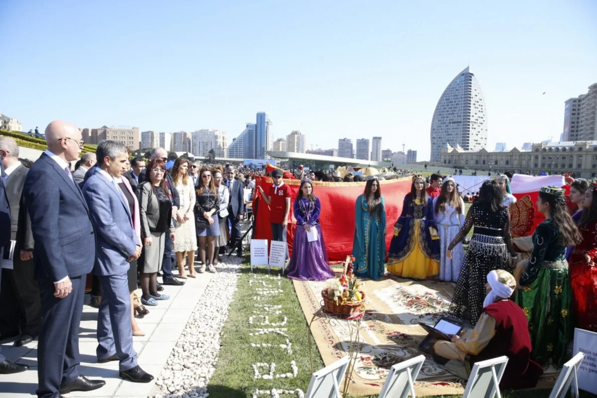 Heydər Əliyev Mərkəzinin parkında “Oxu günü” keçirilib