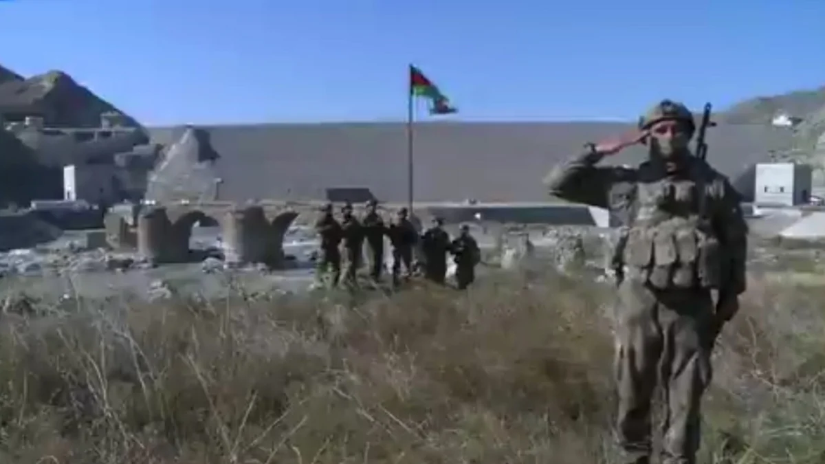 Hərbçilərimiz Xudafərin körpüsündən Ali Baş Komandana raport verdilər