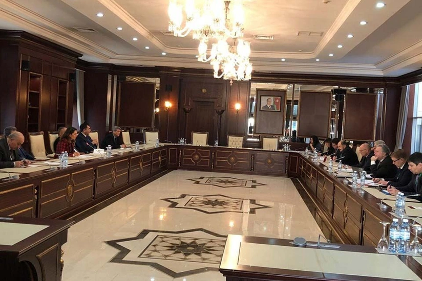 AŞPA-nın müşahidə missiyasının üzvləri parlamentdə təmsil olunan partiyaların nümayəndələri ilə görüşüb - FOTO - YENİLƏNİB