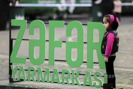Böyük zəfərin yarmarkasından - FOTOREPORTAJ