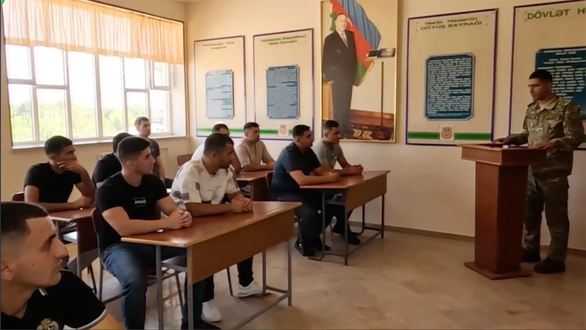Naxçıvanda ehtiyatda olan hərbi vəzifəlilərlə təlim toplanışı başlayıb