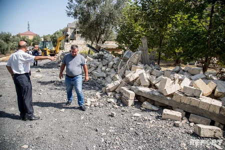 BŞİH Zeytunluqda qanunsuz zəbt olunmuş 16 torpaq sahəsinin hasarlarını söküb - FOTO - YENİLƏNİB