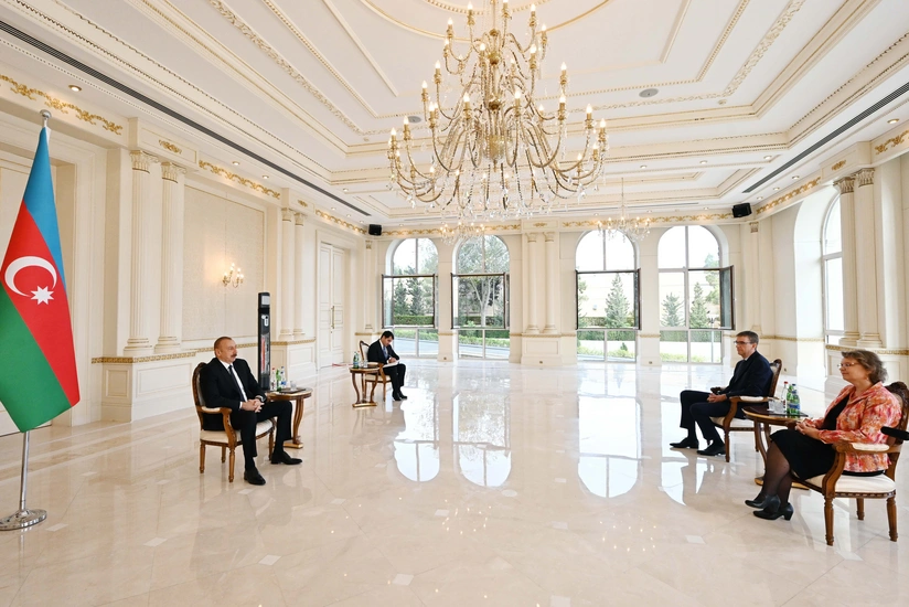 Ilham Aliyev receives credentials of new Dutch ambassador