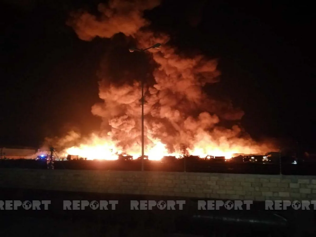 Sumqayıtda baş verən yanğın hələ davam edir