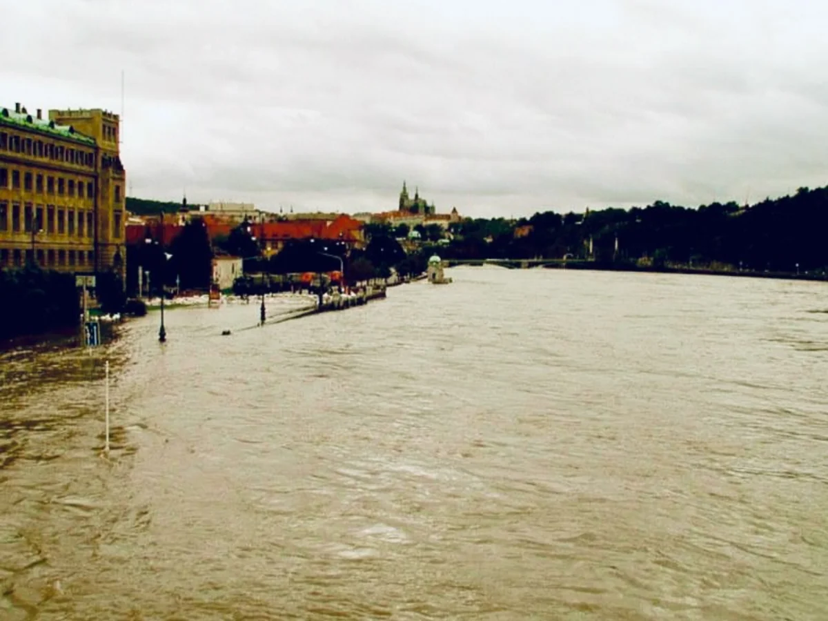 Ливни в Чехии привели к резкому повышению уровня воды в реках