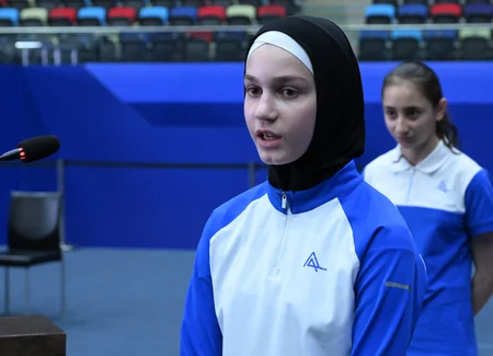 Fərid Qayıbov ötən ay nüfuzlu beynəlxalq yarışlarda iştirak edən Azərbaycan idmançıları ilə görüşüb