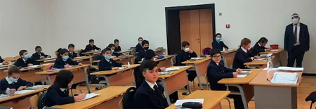 Üzü sipərli müəllimlər, maskalı şagirdlər  - FOTOREORTAJ