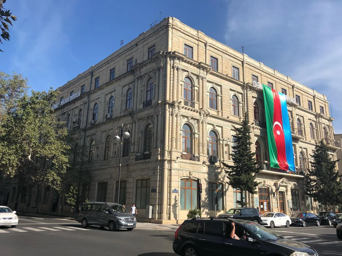 Azərbaycan Dövlət Dəniz Akademiyası dekan və kafedra müdiri axtarır
