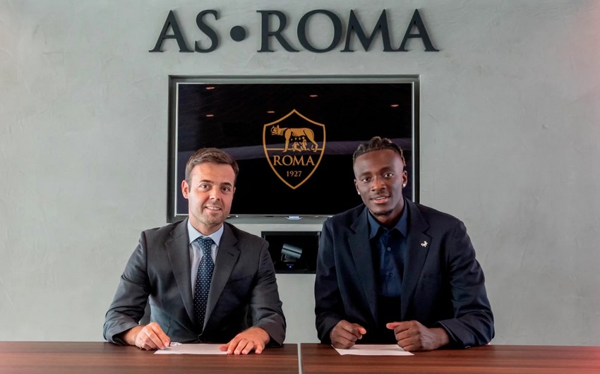 Roma Çelsinin hücumçusunu transfer edib