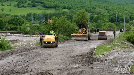 Qubada 12 yaşayış məntəqəsini əhatə edən avtomobil yolu yenidən qurulur