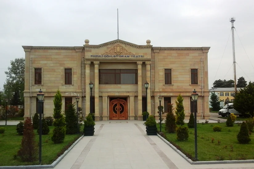 Füzuli Dövlət Dram Teatrı Yeni il münasibəti ilə proqram hazırlayıb