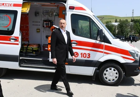 Prezident Şamaxıya ayrılan nəqliyyat vasitələri və xüsusi texnikalar ilə tanış olub - YENİLƏNİB