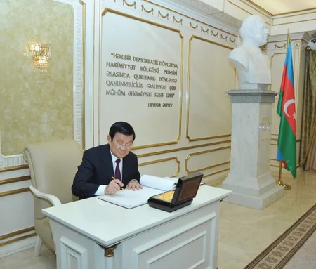 Oqtay Əsədov: Ermənistan rəhbərliyi təcavüzkar mövqeyindən əl çəkmir