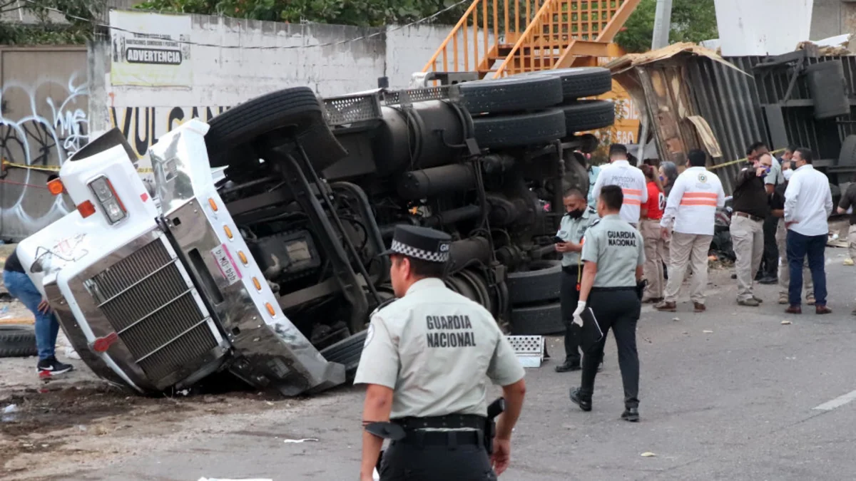 Meksikada ağır yol-nəqliyyat hadisəsində ölənlərin sayı 55 nəfərə çatıb