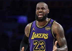NBA-da çıxış edən dörd komanda 40 yaşlı Lebron Ceymsi heyətinə qatmaq istəyir