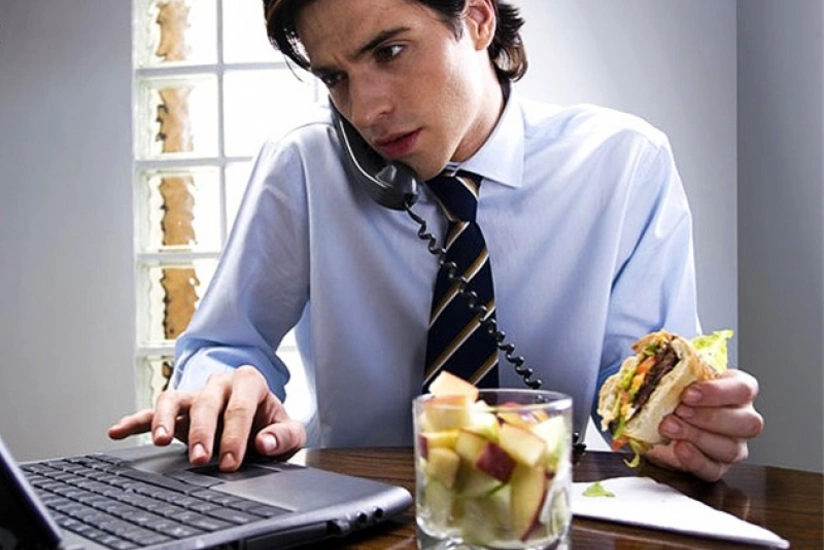 Brits take just 41 minutes a day to eat breakfast, lunch and dinner