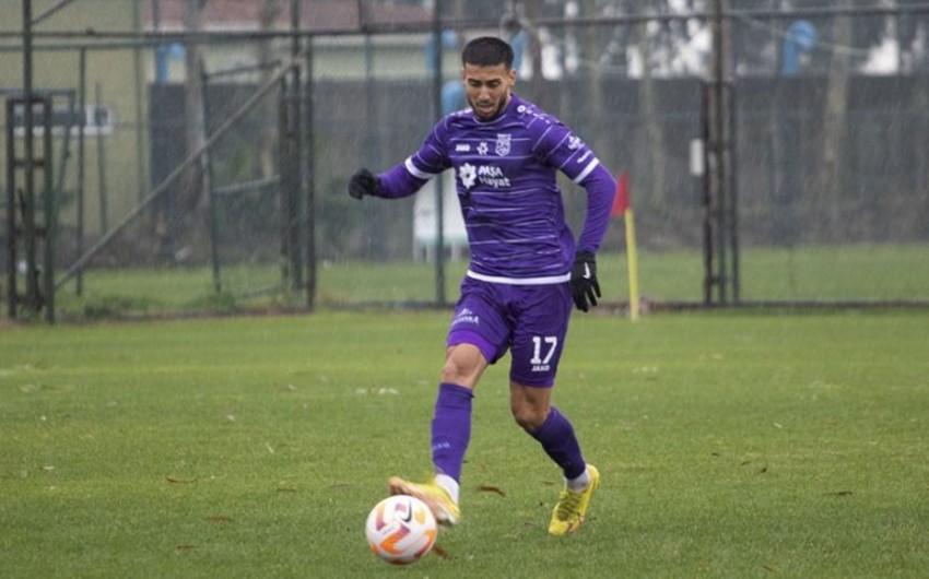 Sumqayıtın futbolçusu ölkə çempionatlarında 100-cü oyununu keçirib