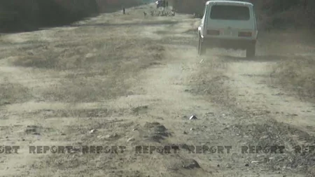 Neftçalada 13 kəndi birləşdirən yol keçilməz hala düşüb - FOTO