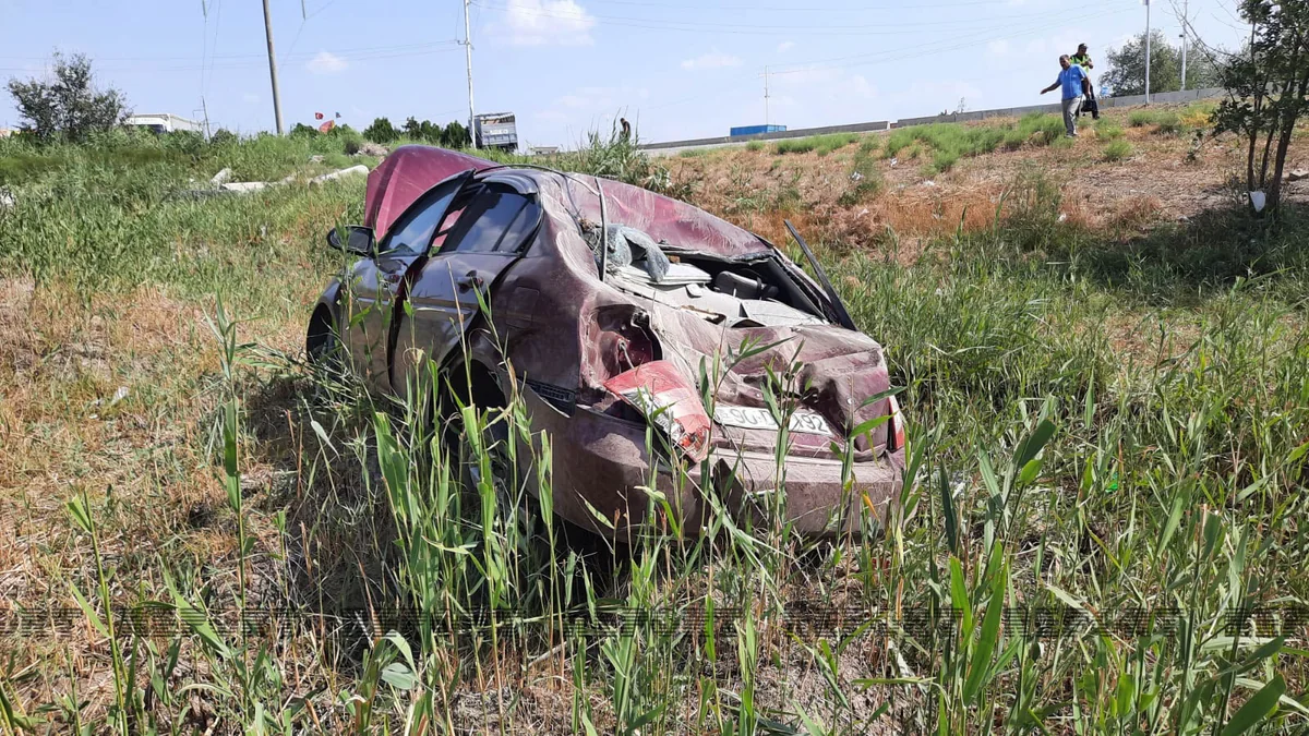 Kürdəmirdə avtomobil aşıb, 3 nəfər xəsarət alıb