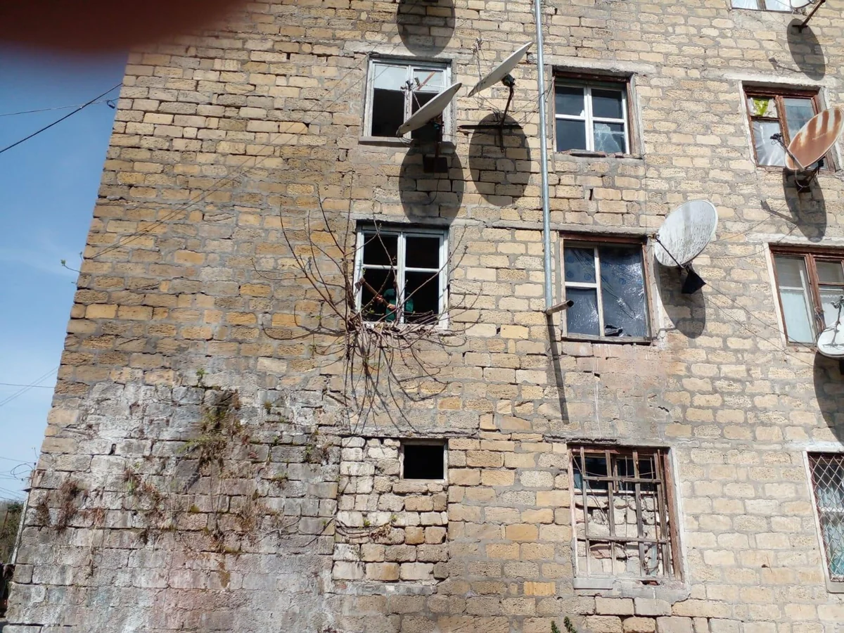 Gəncədə 11 yataqxana binası qəzalı vəziyyətdədir