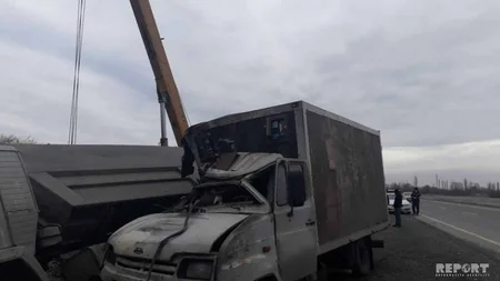 Ucarda ZİLKamAZa çırpılıb, mişar daşları yola səpələnib - FOTO