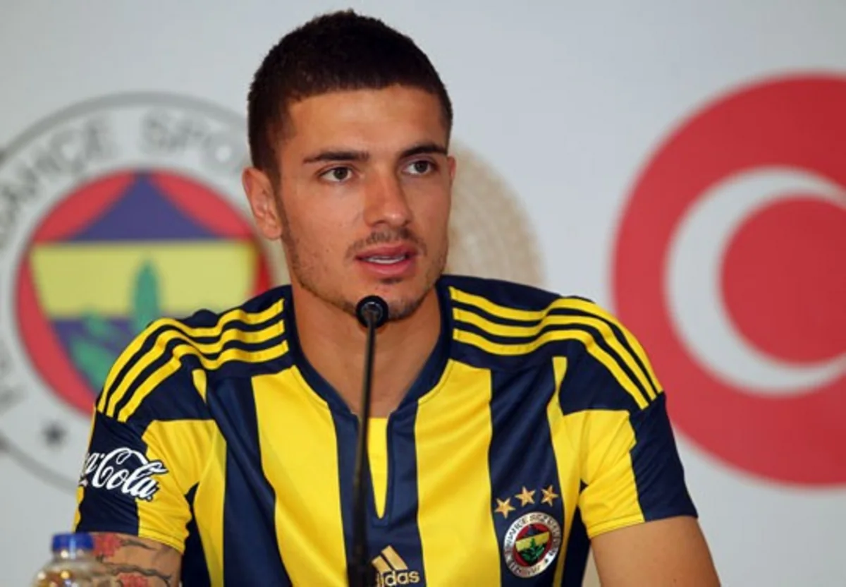 Fenerbahçe signs contract with Russian footballer