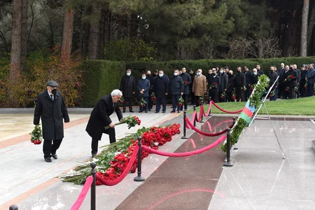 Руководство SOCAR посетило могилу общенационального лидера Гейдара Алиева
