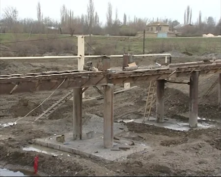 Tərtərçay üzərindəki qəzalı körpü əsaslı şəkildə bərpa edilir - FOTO