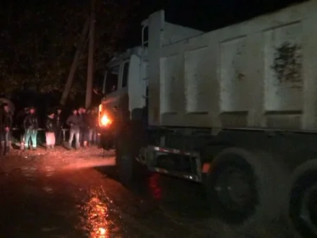 Güclü yağışın yaratdığı sel Cəlilabadda bir neçə körpünü uçurub, kəndlərlə əlaqə kəsilib - FOTO