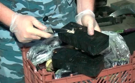 Azərbaycan gömrükçüləri 108 kiloqram heroin müsadirə edib