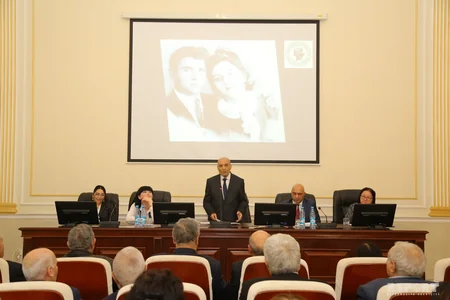 Mikayıl Müşfiqin poetik dili mövzusunda elmi sessiya keçirilib
