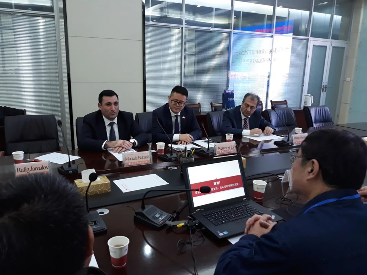 ADNSU Çin kolleci ilə müqavilə imzalayıb