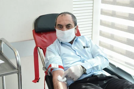 Azərbaycanın iki naziri qan verdi