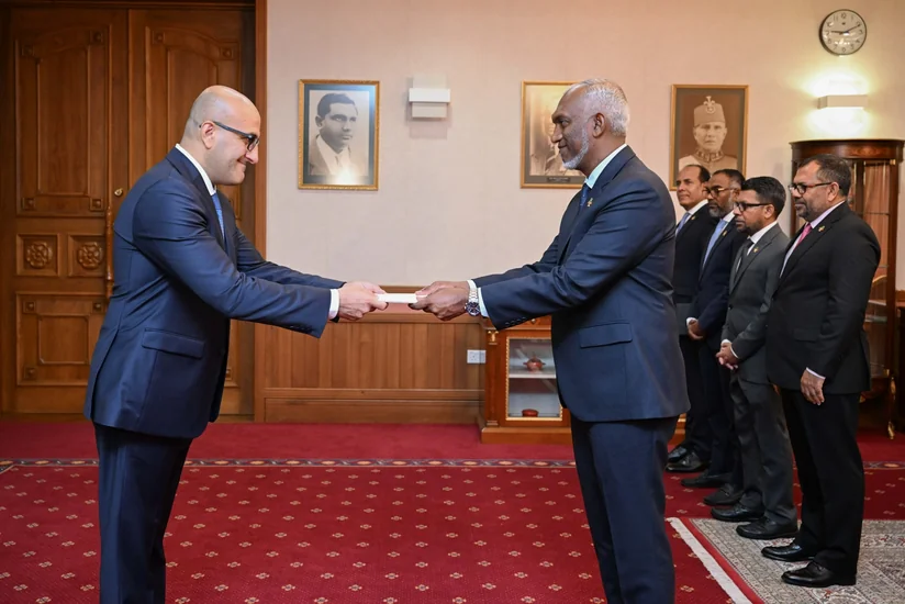 Azərbaycanın Maldivdəki qeyri-rezident səfiri etimadnaməsini adanın Prezidentinə təqdim edib