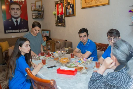 “PAŞA Holdinq” Qurban bayramı münasibətilə şəhid ailələrinə bayram sovqatları çatdırır