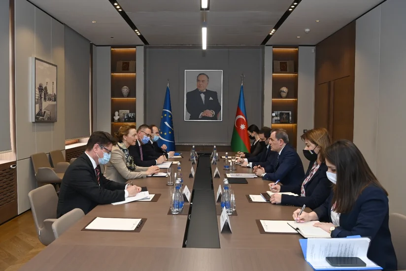 Ceyhun Bayramov Qarabağda aşkarlanan kütləvi məzarlıqlar barədə AŞ-ın Baş katibini məlumatlandırıb