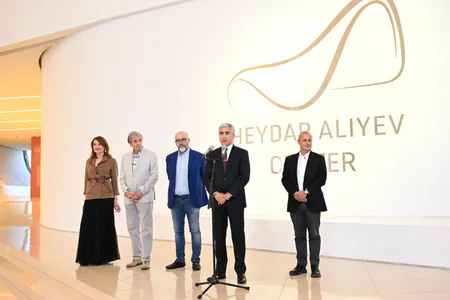 Heydər Əliyev Mərkəzində “Görünməyənin cizgiləri” sərgisi açılıb
