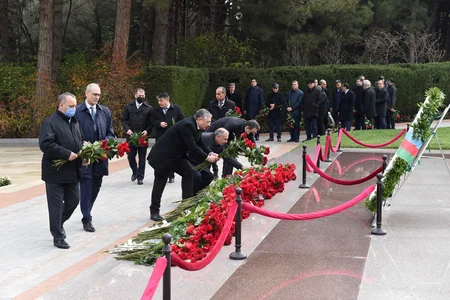 Руководство SOCAR посетило могилу общенационального лидера Гейдара Алиева