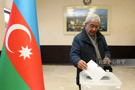 Bakıda prezident seçkiləri: aktivlik günün ikinci yarısında da davam edir - FOTOREPORTAJ