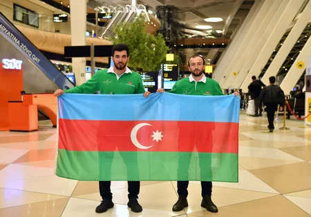 Dünya Kubokunun qalibi olan Land of Fire komandası Vətənə qayıdıb
