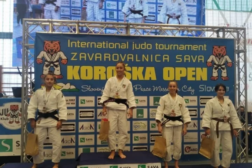 Azərbaycanın qadın cüdoçuları Sloveniyada 2 qızıl, 3 gümüş medal qazanıblar - FOTO
