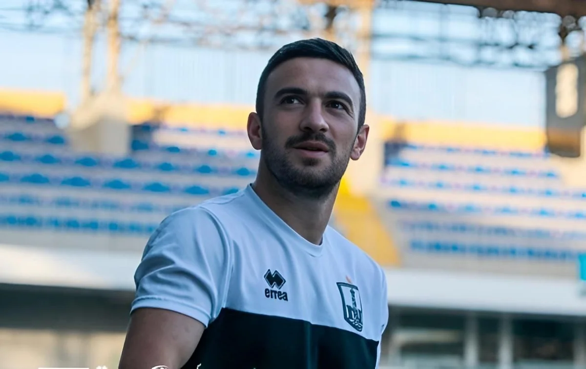Neftçinin futbolçusu Qara Qarayev əvəzedici heyətə göndərilməsinə münasibət bildirib