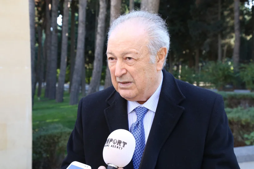 Ayaz Mütəllibov ermənilərin vurduğu helikopterdə həlak olanların məzarını ziyarət edib