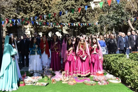 Bakının Nizami və Nəsimi rayonlarında bayram şənliyi keçirilib