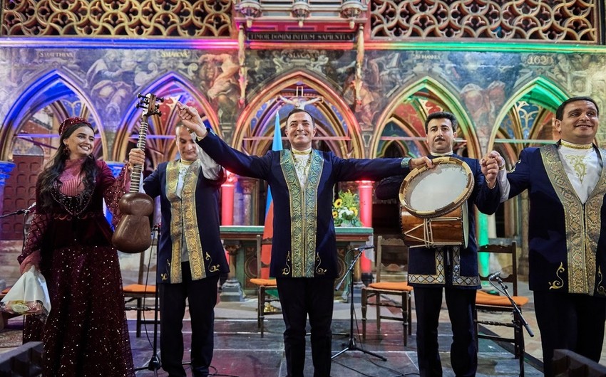 Strasburqda İmadəddin Nəsiminin 650 illiyi münasibətilə muğam konserti keçirilib