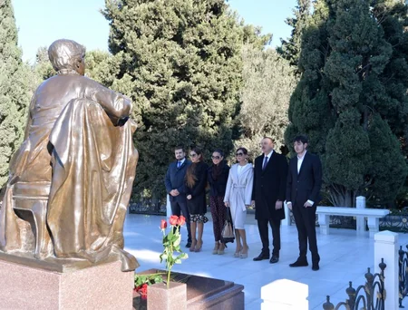 Prezident İlham Əliyev Bakıda Heydər məscidinin açılışında iştirak edib