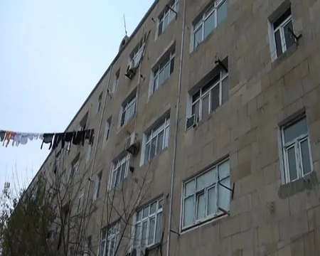 Kürdəmirdə yaşayış binasına qrunt suları dolub, antisanitar vəziyyət yaranıb