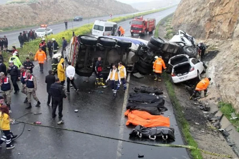 ​Türkiyədə ağır yol qəzası: 12 ölü, 6 yaralı