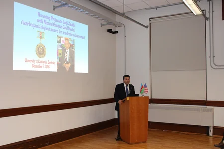 Kaliforniyanın Berkli Universitetində azərbaycanlı professor Lütfi Zadəyə Azərbaycan medalı təqdim olunub