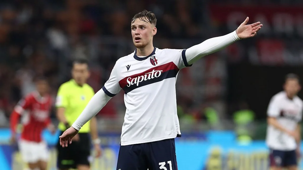 Napoli Bolonyanın futbolçusunu transfer edib